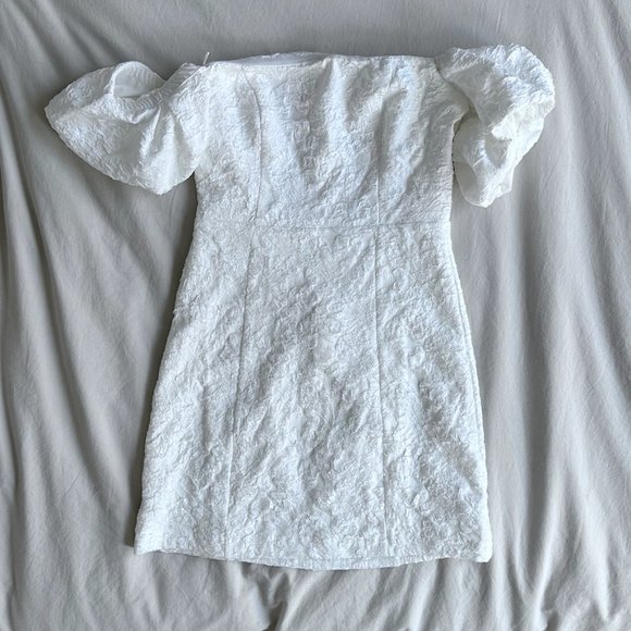 White Puff-Sleeve Off-Shoulder Rehearsal Dress - Picture 4 of 7